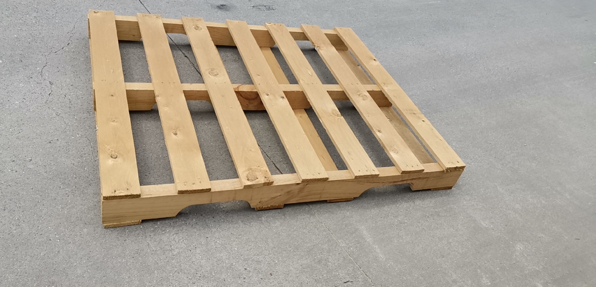 昌黎根据材质选择木托盘